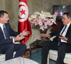 Su Alteza Real el Príncipe de Asturias durante un encuentro con el Primer Ministro de la República Tunecina, Mehdi Jomáa, tras la celebración de la ad